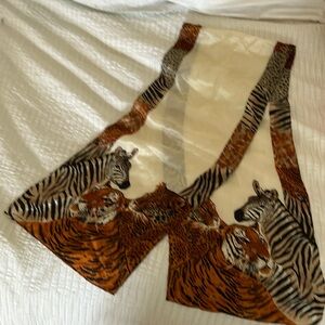 WILDLIFE (Lion, Tiger, Zebra) SILK SCARF 50X10 by LIZ CLAIBORNE- Cream